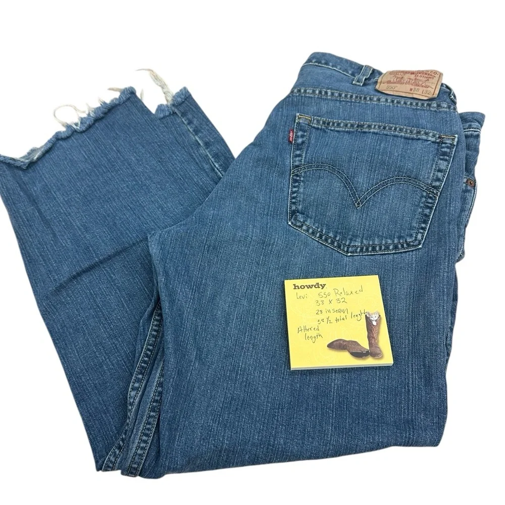 Men’s Levi’s Strauss 550 relaxed fit 38 X 32 altered‎ length to 38 x 28 vintage